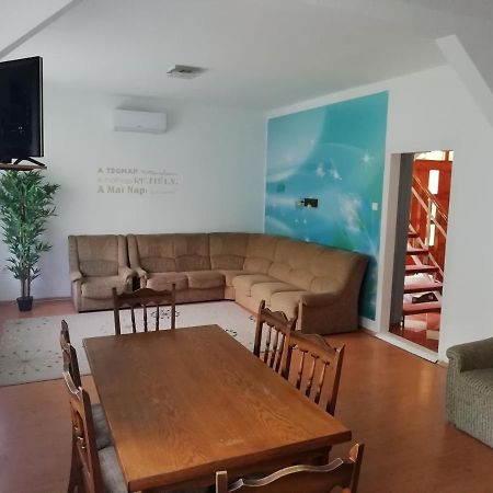 Maci Vendeghaz Apartment Bekescsaba Exterior photo