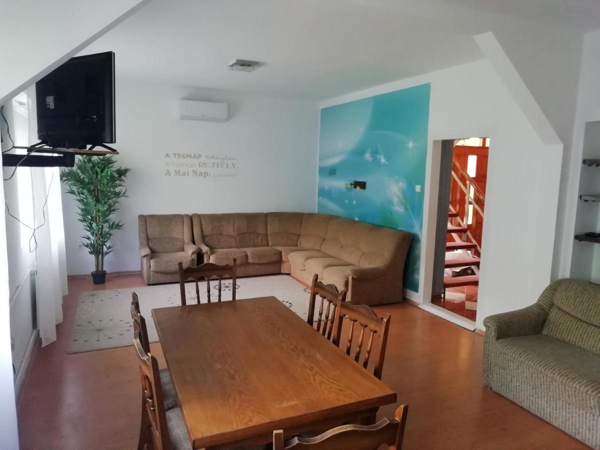 Maci Vendeghaz Apartment Bekescsaba Exterior photo